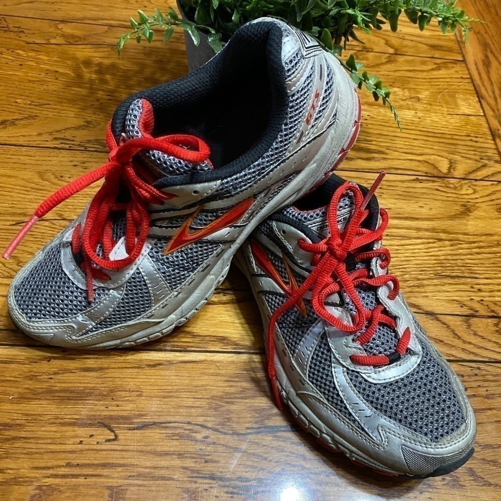 𝅺brooks ADRENALINE GTS Grey Red Running Shoes 7.